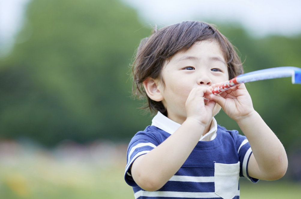 stimulasi oromotor, latihan otot mulut bayi, cara melatih anak bicara, makanan untuk stimulasi oromotor, Bunda, si Kecil